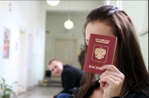 Соотечественники за границей смогут получать по почте российские загранпаспорта