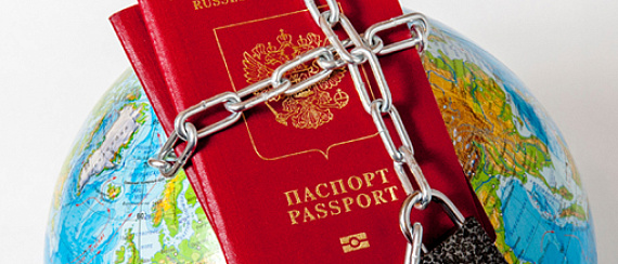 Почему в Москве стало сложнее записаться на оформление загранпаспорта